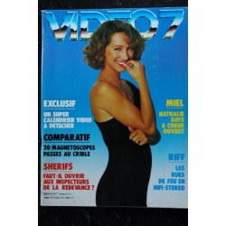 VIDEO 7 050  N° 50  1985 COLUCHE  LE LURON Charlotte RAMPLING WILLIAM HURT  +  CAHIER X