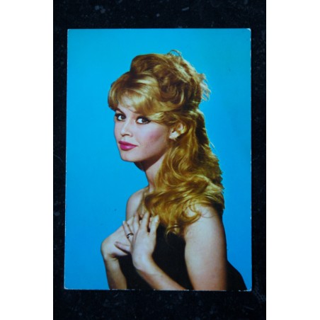 BRIGITTE BARDOT CP Editions P.I. Photo Sam-Levin  Carte postale  8,5 x 14