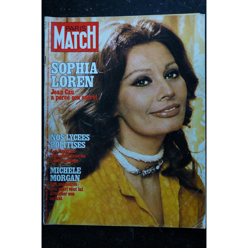 PARIS MATCH N° 1461  Sophia Loren Cover + 4 p. - Françoise Fabian - Mohamed Ali - Pierre Bellemare - 120 pages - 1977 05 27