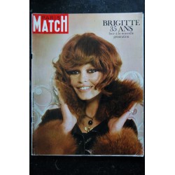 PARIS MATCH N° 1068  25 octobre 1969   BRIGITTE BARDOT cover + 4 p. - Raquel Welsh - Brassens - l'Alcazar - 176 pages
