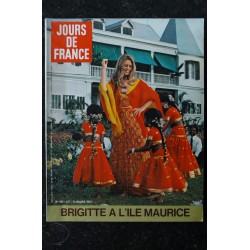 JOURS DE FRANCE   951  13 mars 1973  B. BARDOT cover + 6 p. photos couleurs - Lino Ventura - Le France -  228 pages