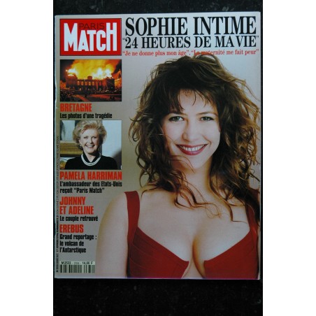 PARIS MATCH n° 2334 Sophie Marceau cover + 8 p. - Robin William - Johnny - 112 pages - 17 février 1994 PARIS MATCH n° 2334 Sophie Marceau cover + 8 p. - Robin William - Johnny - 112 pages - 17 février 1994