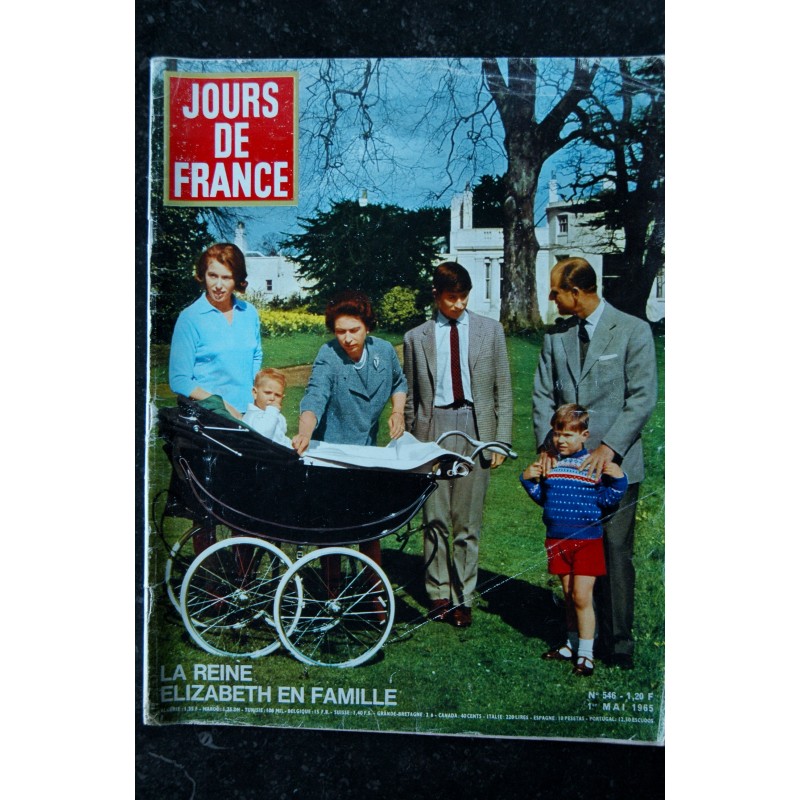 JOURS DE FRANCE 546 1 mai 1965 La Reine Elizabeth en famille