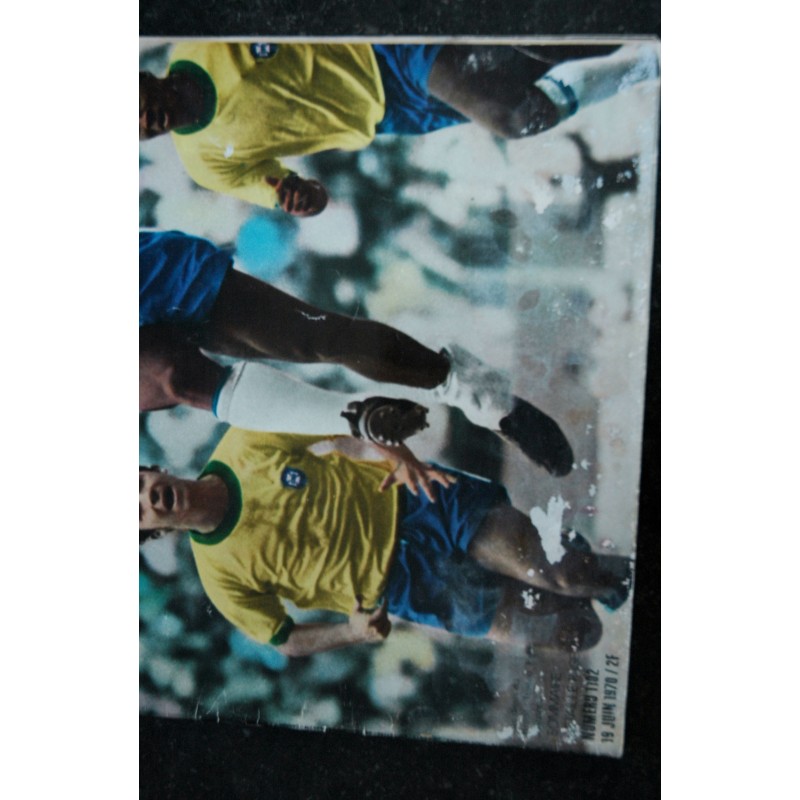PARIS MATCH 1102 19 juin 1970 La coupe du monde Mexique - Rousseurs sur les pages ( voir photos )