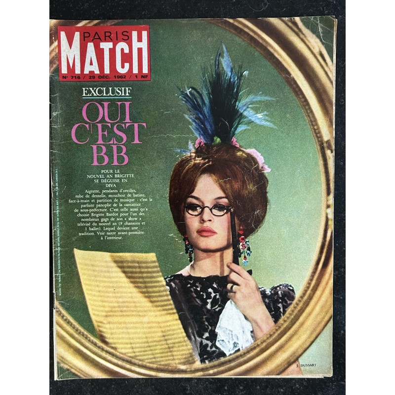 PARIS MATCH N°  716 29 déc. 1962 BRIGITTE BARDOT cover + 4 p. -  LES BLUEBELL GIRLS - Noël chez Distel
