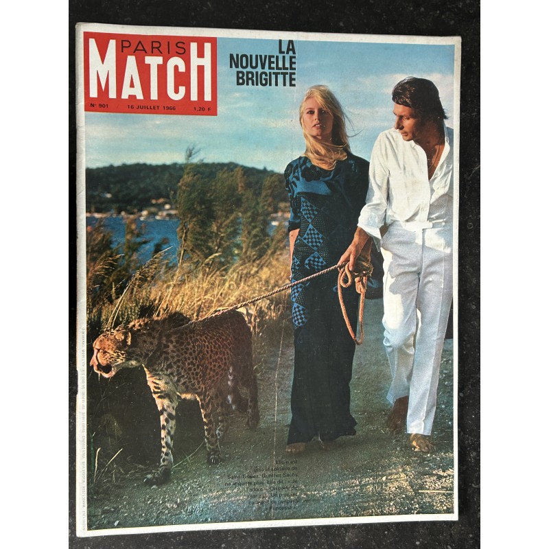 PARIS MATCH N°  901 16 JUILLET 1966 COVER BRIGITTE BARDOT JOHNNY HALLYDAY